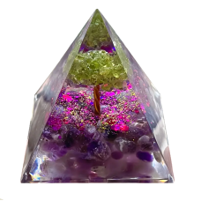 Piramida orgonica Peridot si ametist, foita aur VeliumCraft, 5x5 cm, generatoare de energie, copacul vietii cu cristale vindecatoare si pietre naturale, pentru meditatie, protectie si energie pozitiva, violet deschis